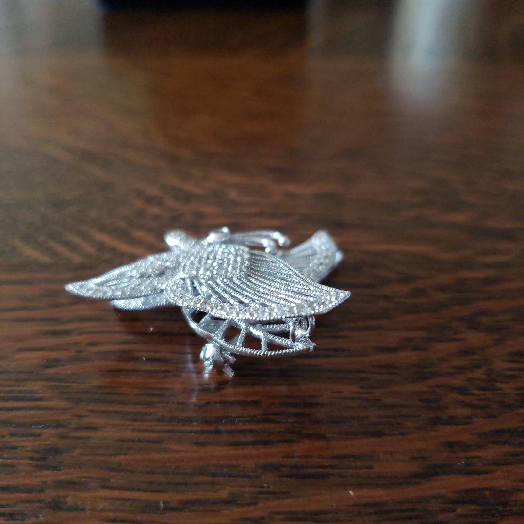 ジュエリーツツミ　蝶　ブローチ