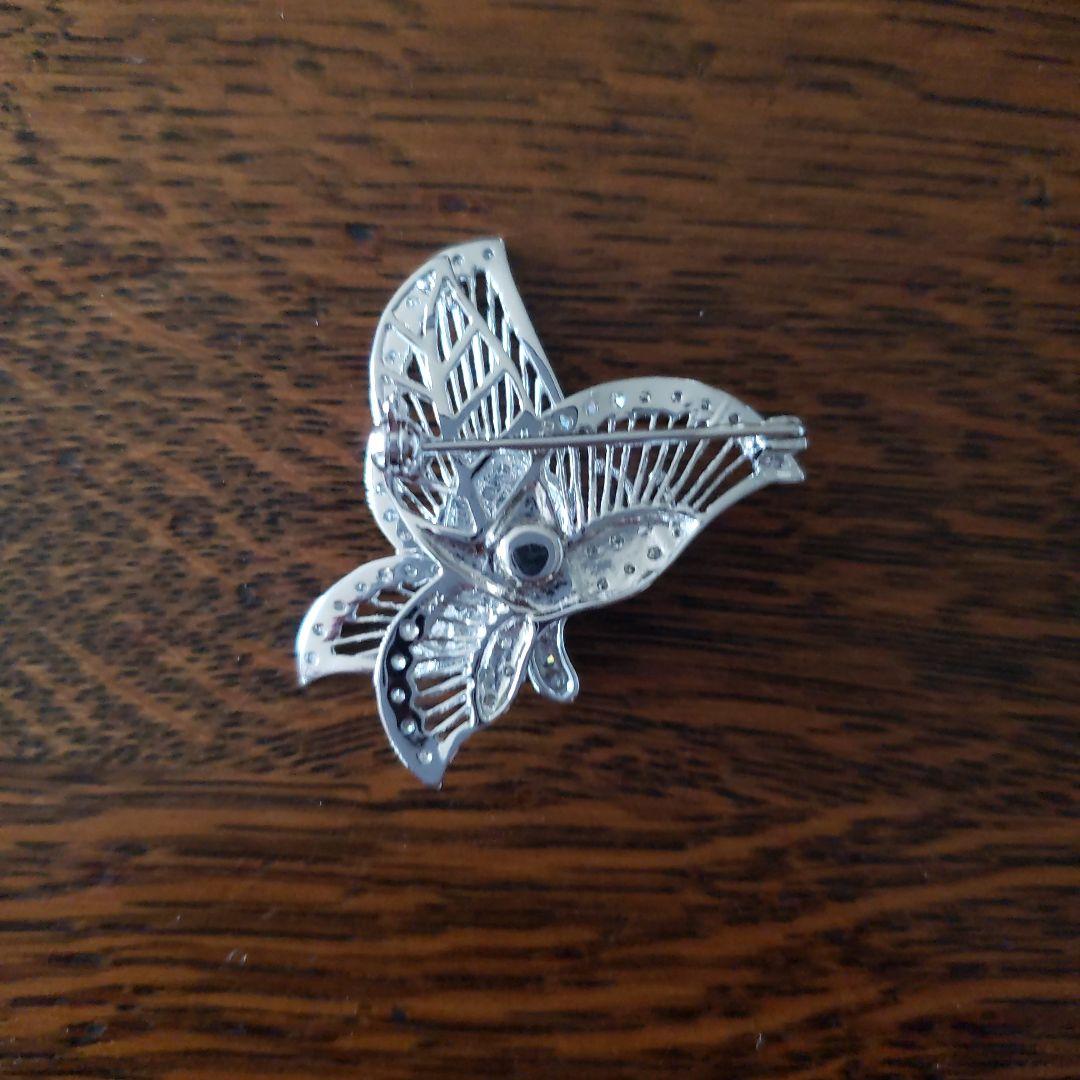 ジュエリーツツミ　蝶　ブローチ