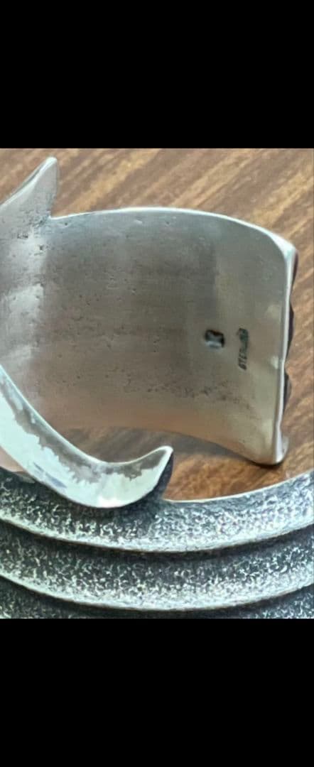 ♦ナバホ族♦ケビンヤジー　トゥファーキャストバングル