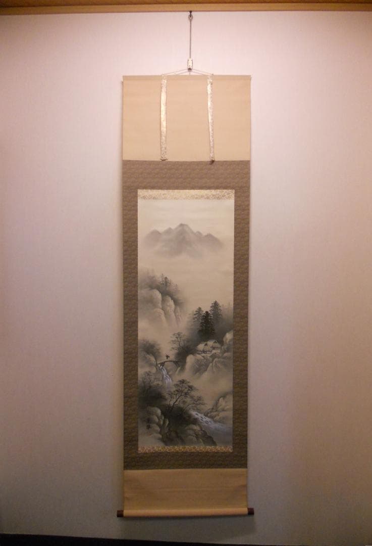 掛け軸 光雄 水墨山水 絹本 希少 軸装 茶道具 掛軸 美品 です。