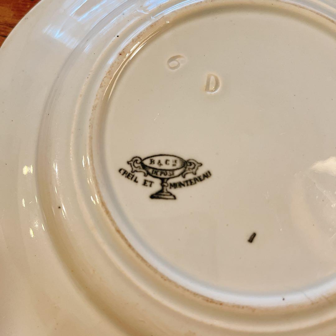 B クレイユエモントロー　ジャンヌダルクのデザートプレート