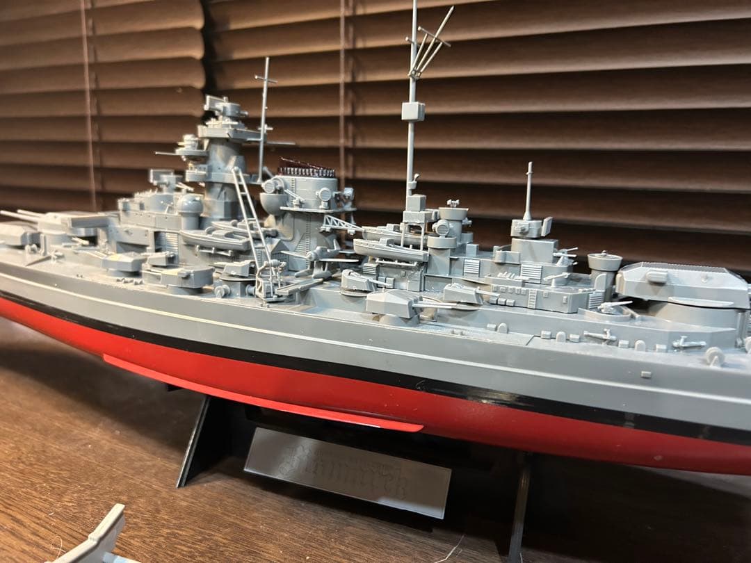 ビスマルク高速戦艦ドイツ1/350世界最強の戦艦一撃でフッド戦艦を撃沈(完成品)