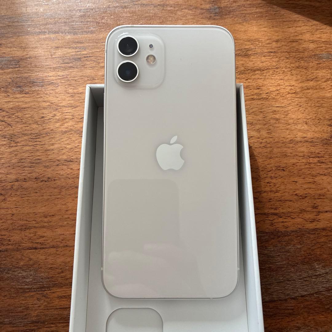 Apple iPhone 12 128GB ホワイト 本体 充電ケーブル付