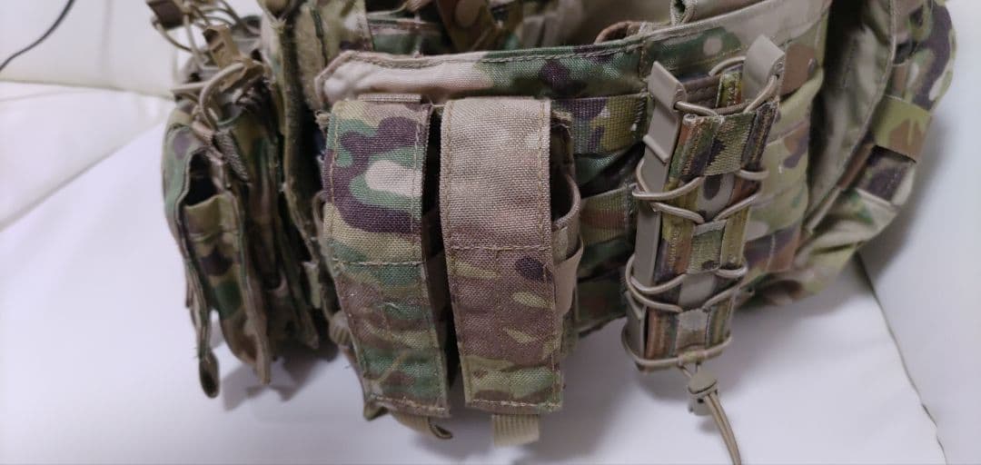 【実物】LBT-6094A-QRC-V2 マルチカム プレートキャリア ポーチ