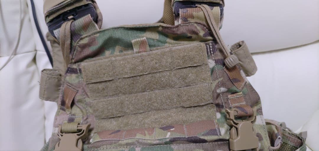 【実物】LBT-6094A-QRC-V2 マルチカム プレートキャリア ポーチ