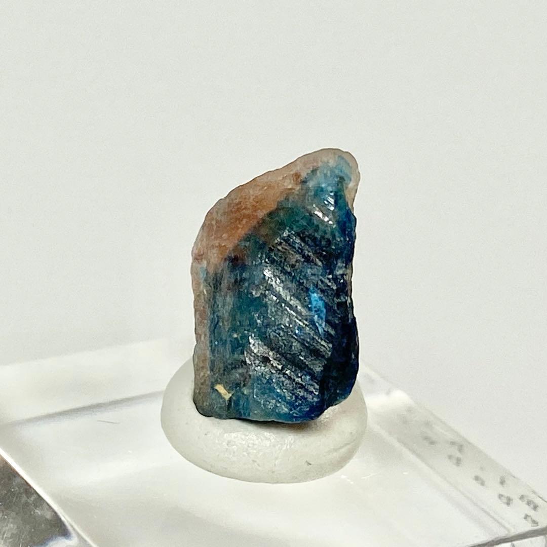 バイカラー　ユークレース　ジンバブエ産　鉱物標本　原石鉱石　天然石　ストーン