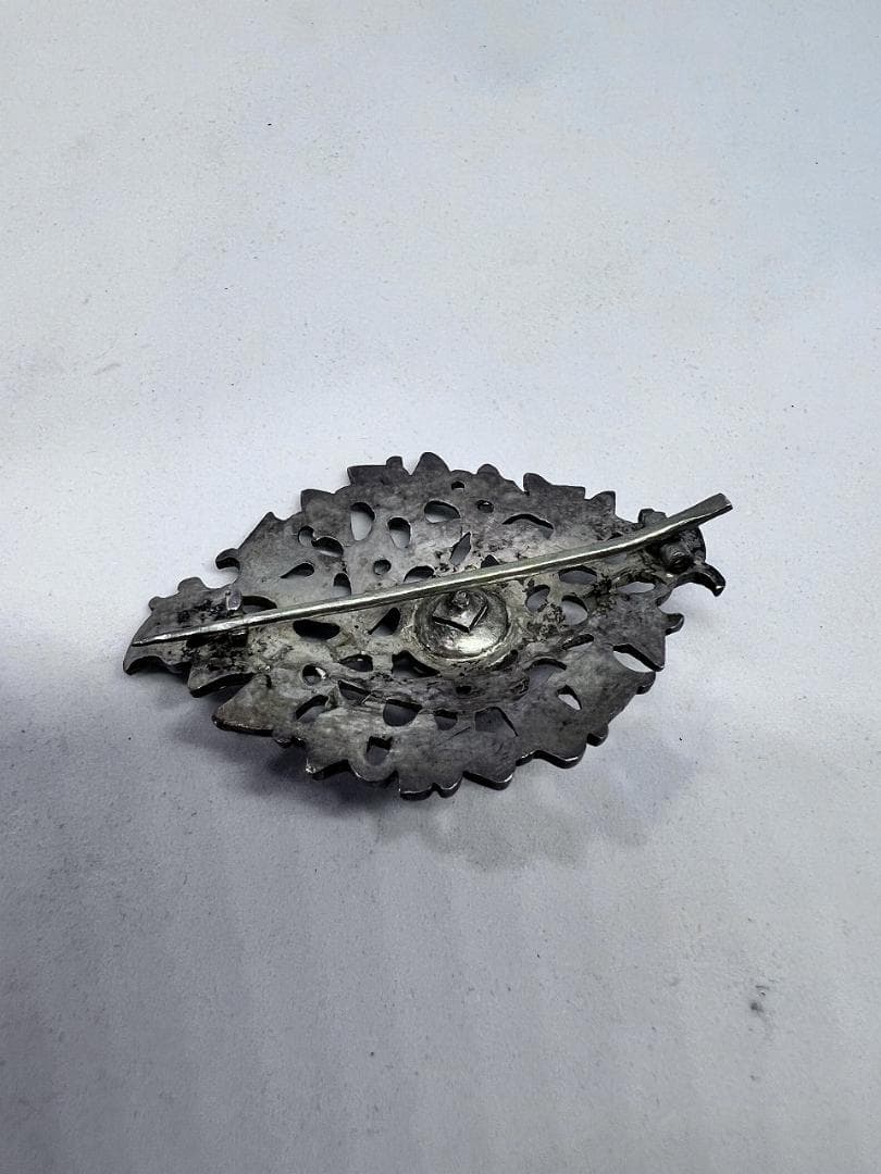 木の葉の形のブローチ①　水晶　ローズカット　ジョージアン