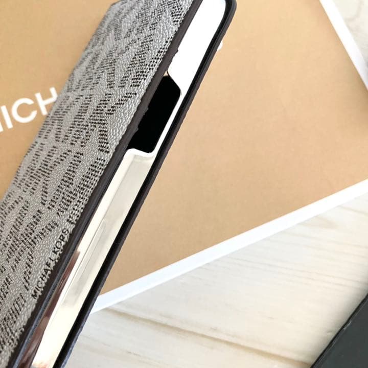 ★ 新品 MICHAEL KORS マイケルコース iPhoneケース ホワイト