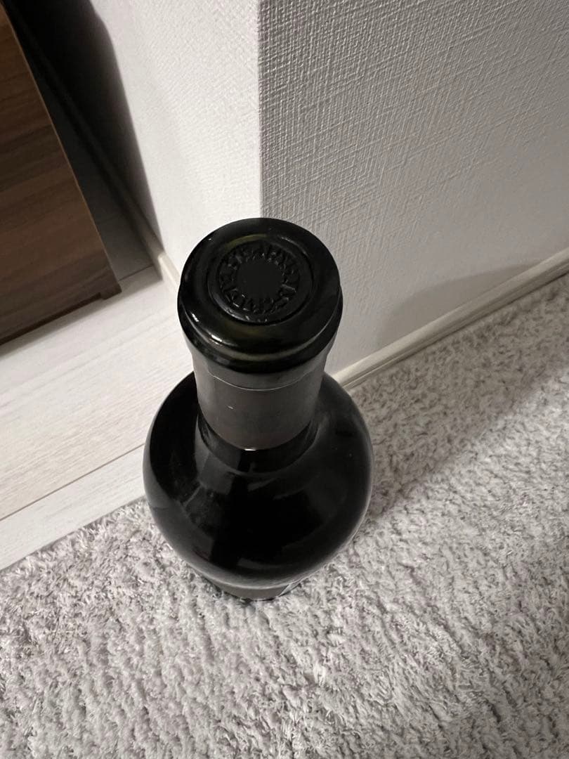 <ラウンドポンド>ワイナリーのシークレットガーデンワイン