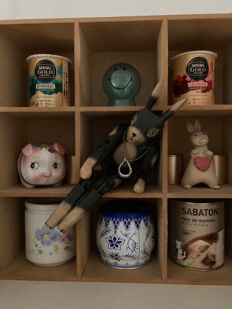 2割お値下げ40年前ブロカント購入ディスプレイラック飾り棚マス目箱柳カゴ5個つき