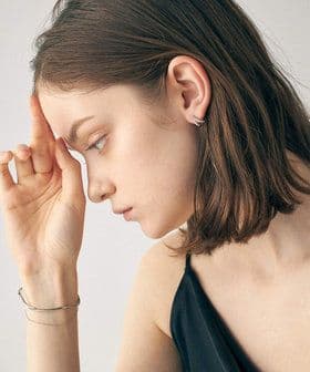 eteビジューダブルラインピアス