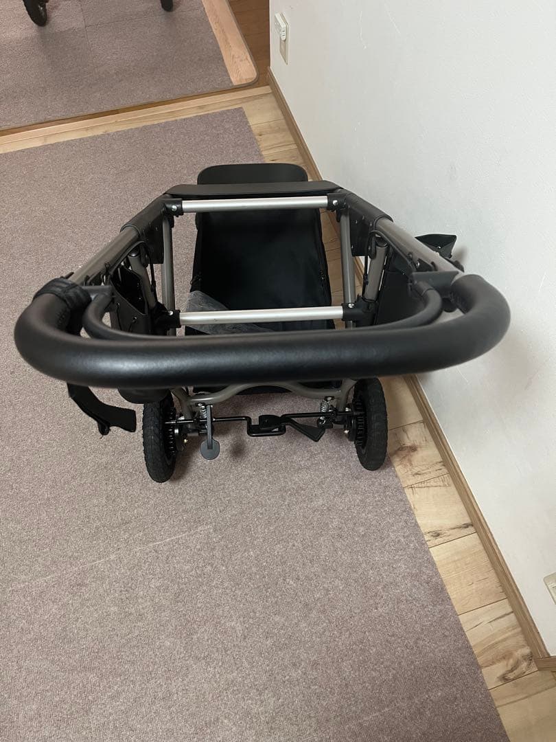 AIRBUGGY プレミア　ウォームグレイ色フレーム　プラス付属品