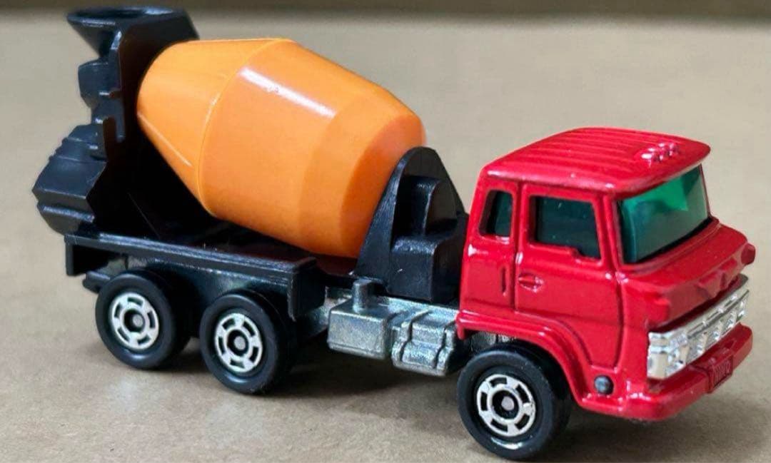 日本製 トミカ 日野 ミキサー車