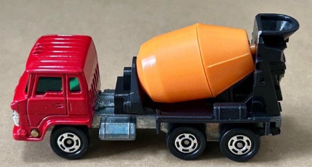 日本製 トミカ 日野 ミキサー車