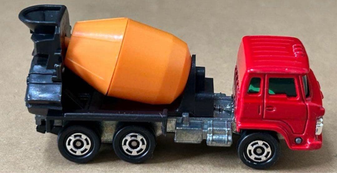 日本製 トミカ 日野 ミキサー車