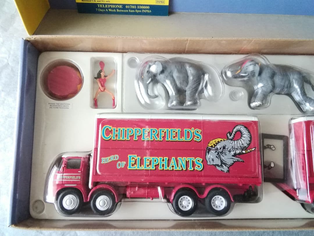 コーギー　Corgi Chipperfields Circus 箱入り　英国