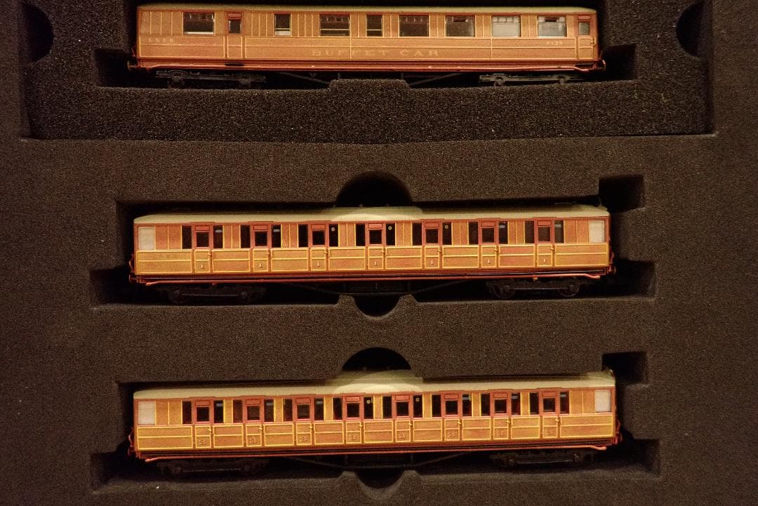 ジ*ア様 Nゲージ鉄道模型 イギリスのDAPOL Gresley Teak 各車