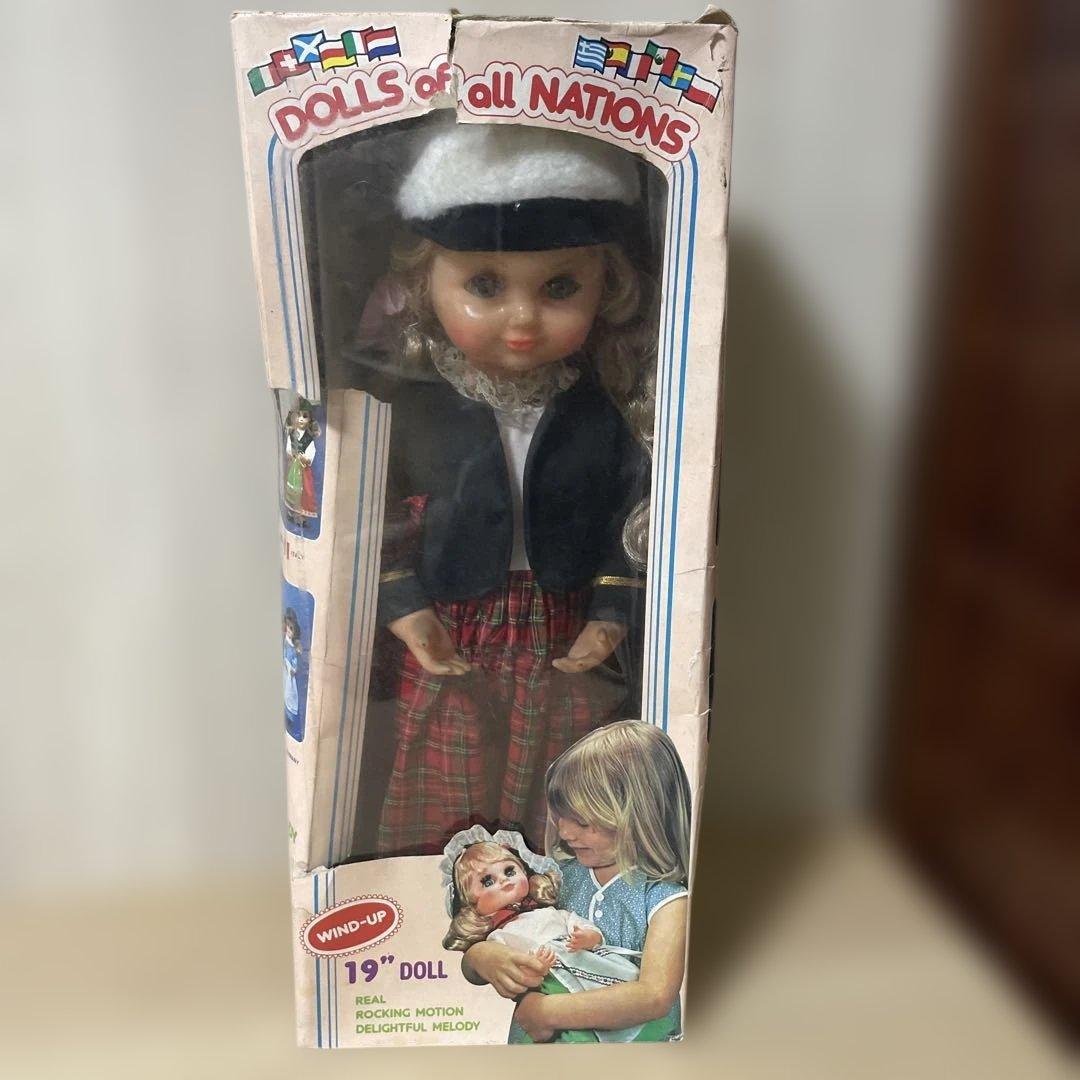 アンティーク雑貨 DOLLS OF ALL NATIONS 19\