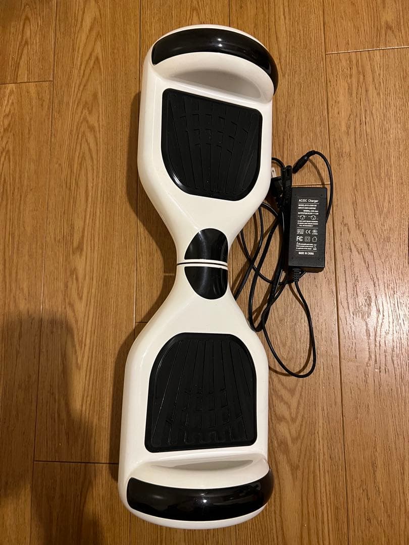 ホワイト 電動スケボー 充電器付き
