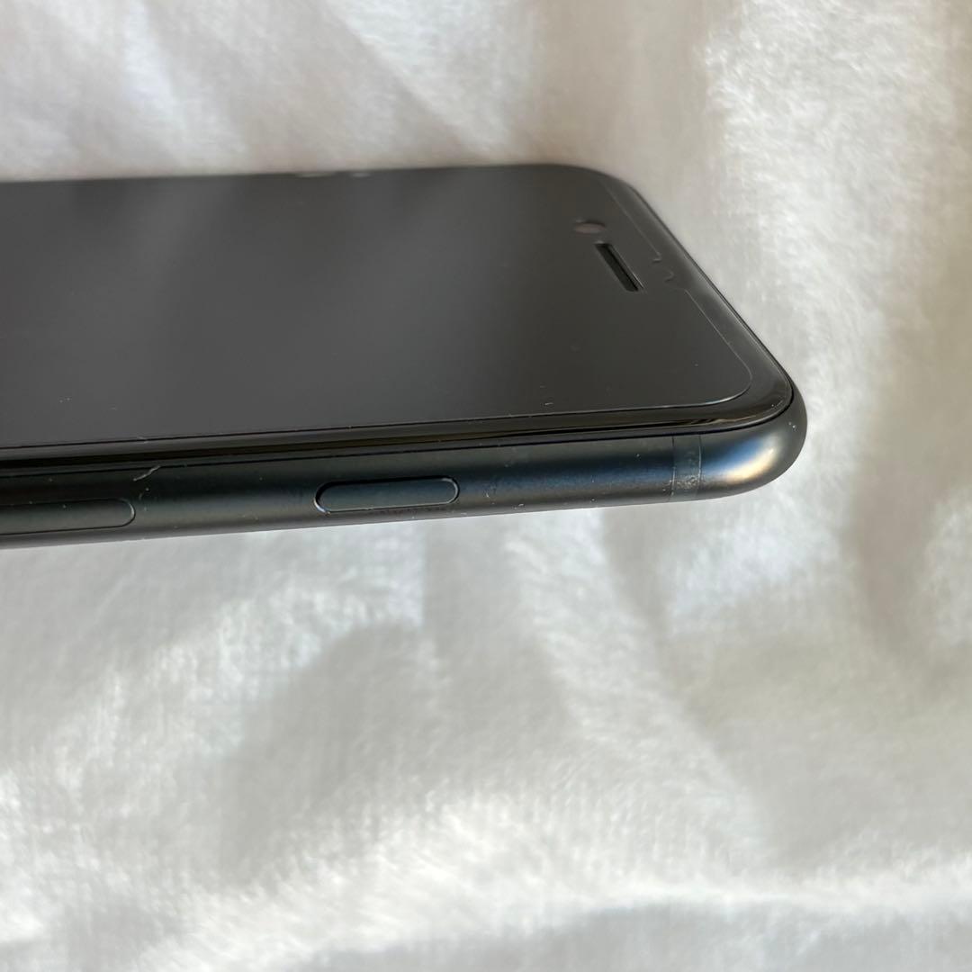 iPhone SE 第3世代 ミッドナイト 128GB 背面割れ