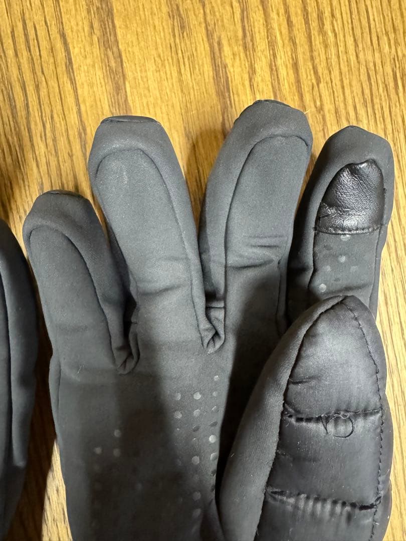 カナダグース ブラック グローブ　手袋　Mサイズ