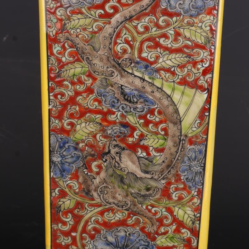 清康熙紅地粉彩草花竜紋天円地方瓶 景徳鎮 陶磁器 装飾品 現代工芸品 美術品置物