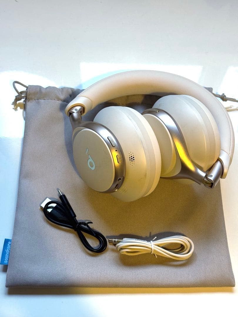 【美品】Ankerワイヤレスヘッドホン ホワイト