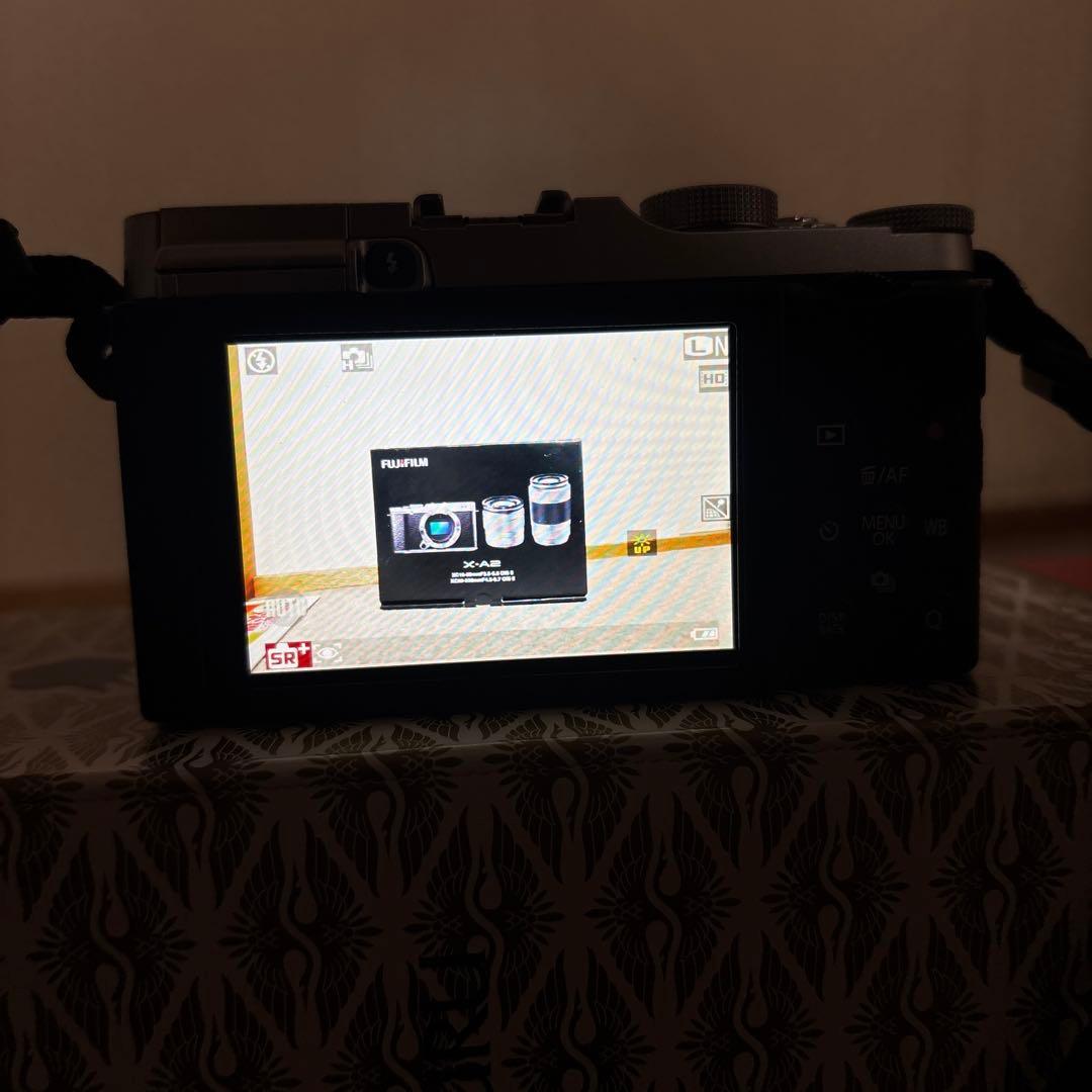 FUJIFILM ミラーレス一眼 X-A2 ダブルズームレンズキット シルバー