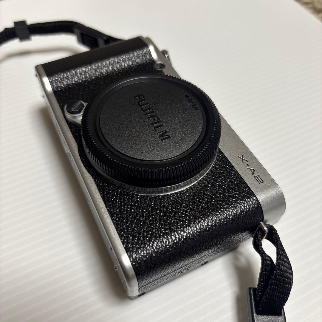 FUJIFILM ミラーレス一眼 X-A2 ダブルズームレンズキット シルバー