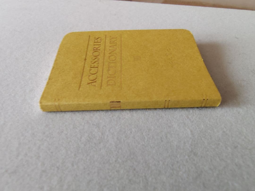 【100】agete シルバー ピルケース 非売品 ミニブック付