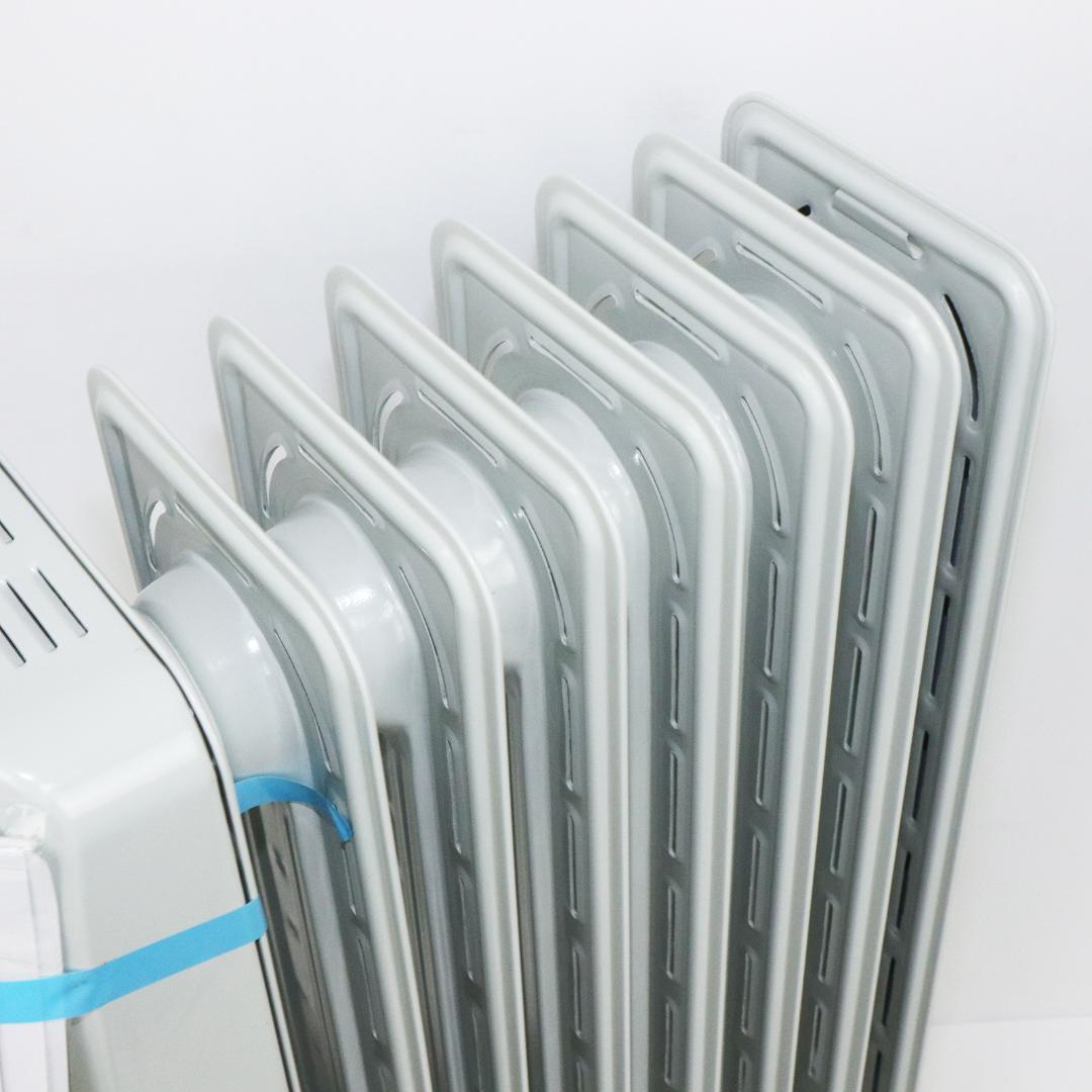 デロンギ　オイルヒーター　KHD410812-MB　外箱付き