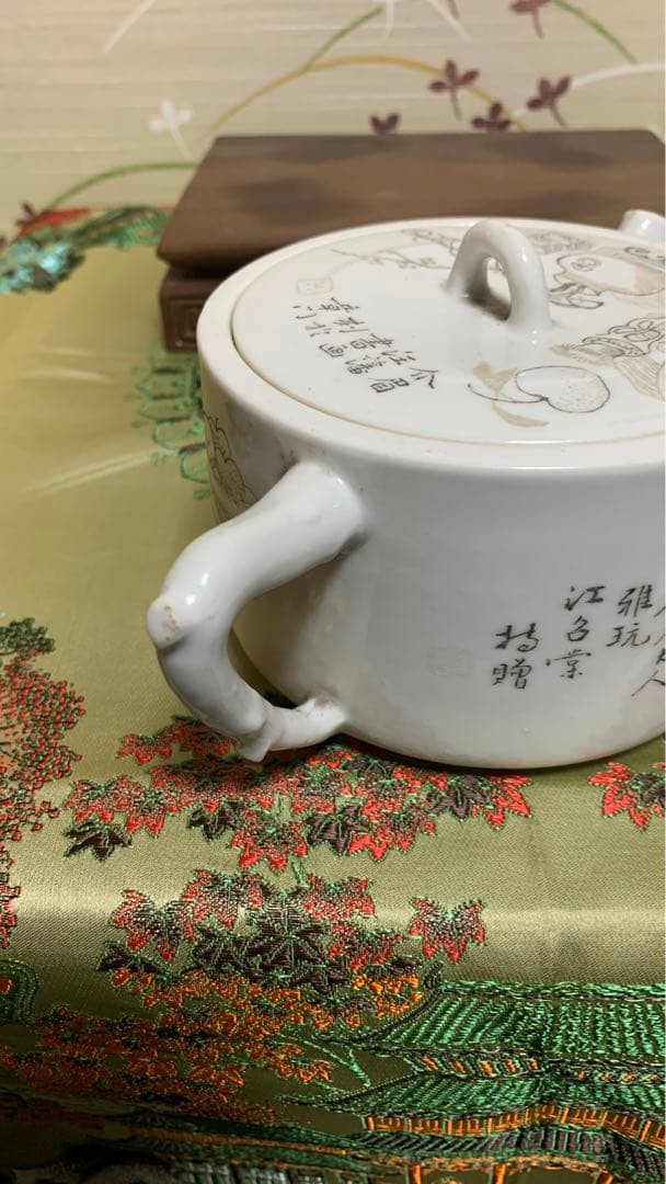 シノワズリ　中国　清朝後期　アンティーク　白磁漢詩彫り　複数落款　急須