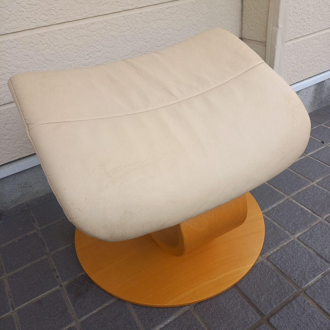 萬太郎　　オットマン