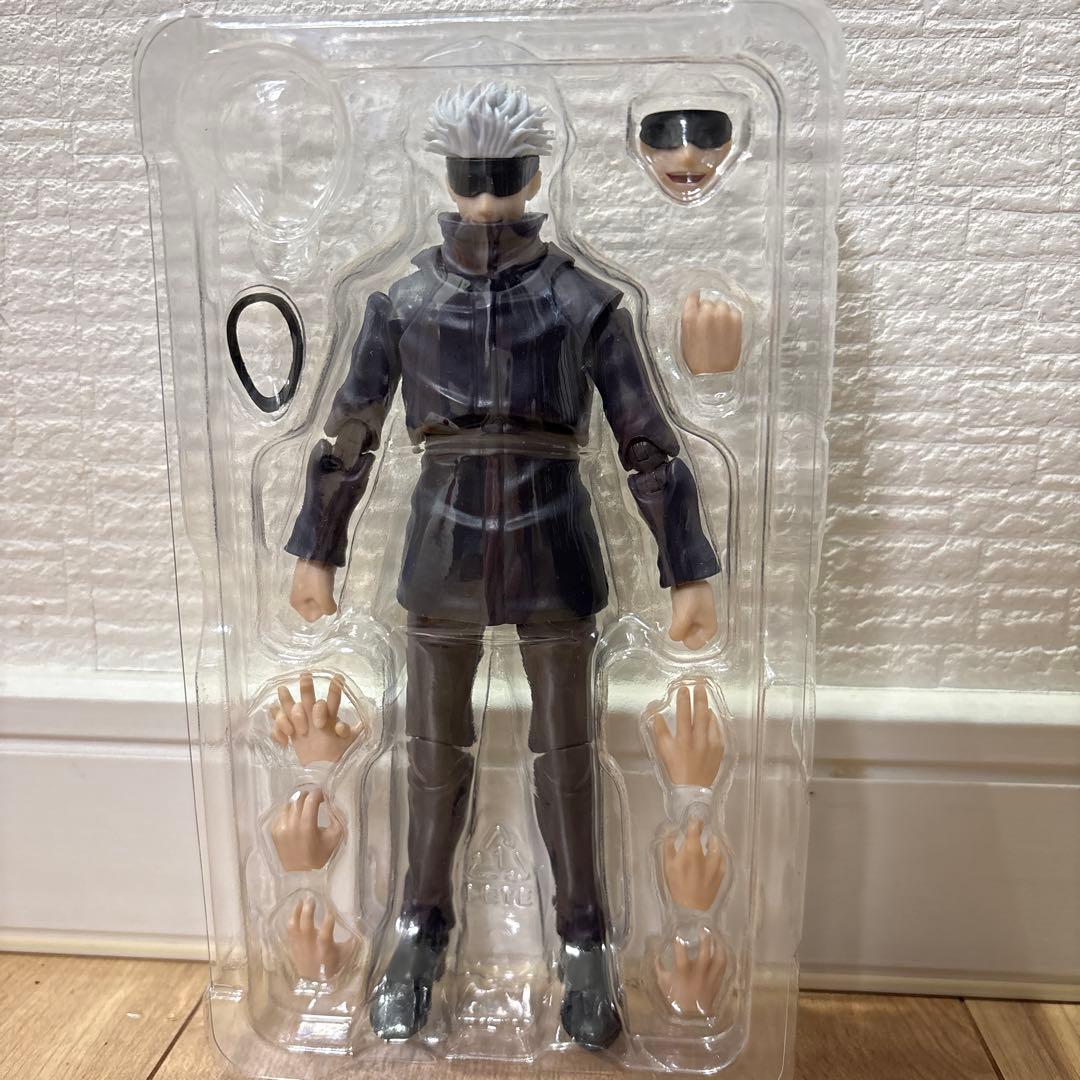 呪術廻戦　五条悟SH.figuarts