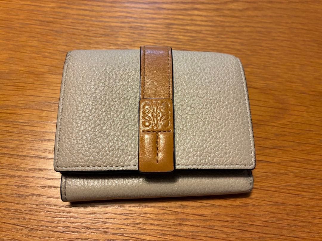 LOEWE ロエベ　3つ折り財布
