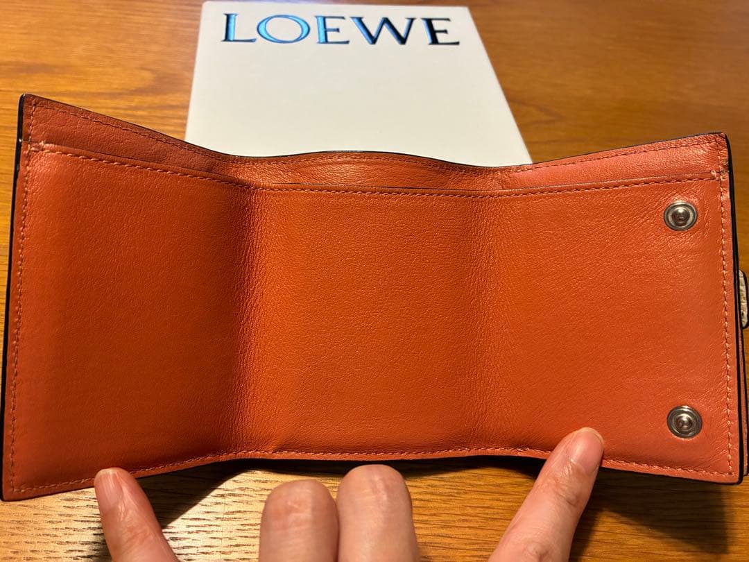 LOEWE ロエベ　3つ折り財布