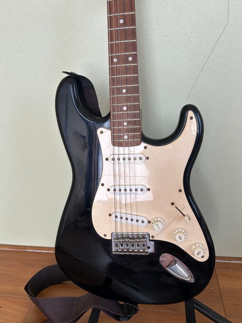 Squier ストラトキャスター ブラック 6弦