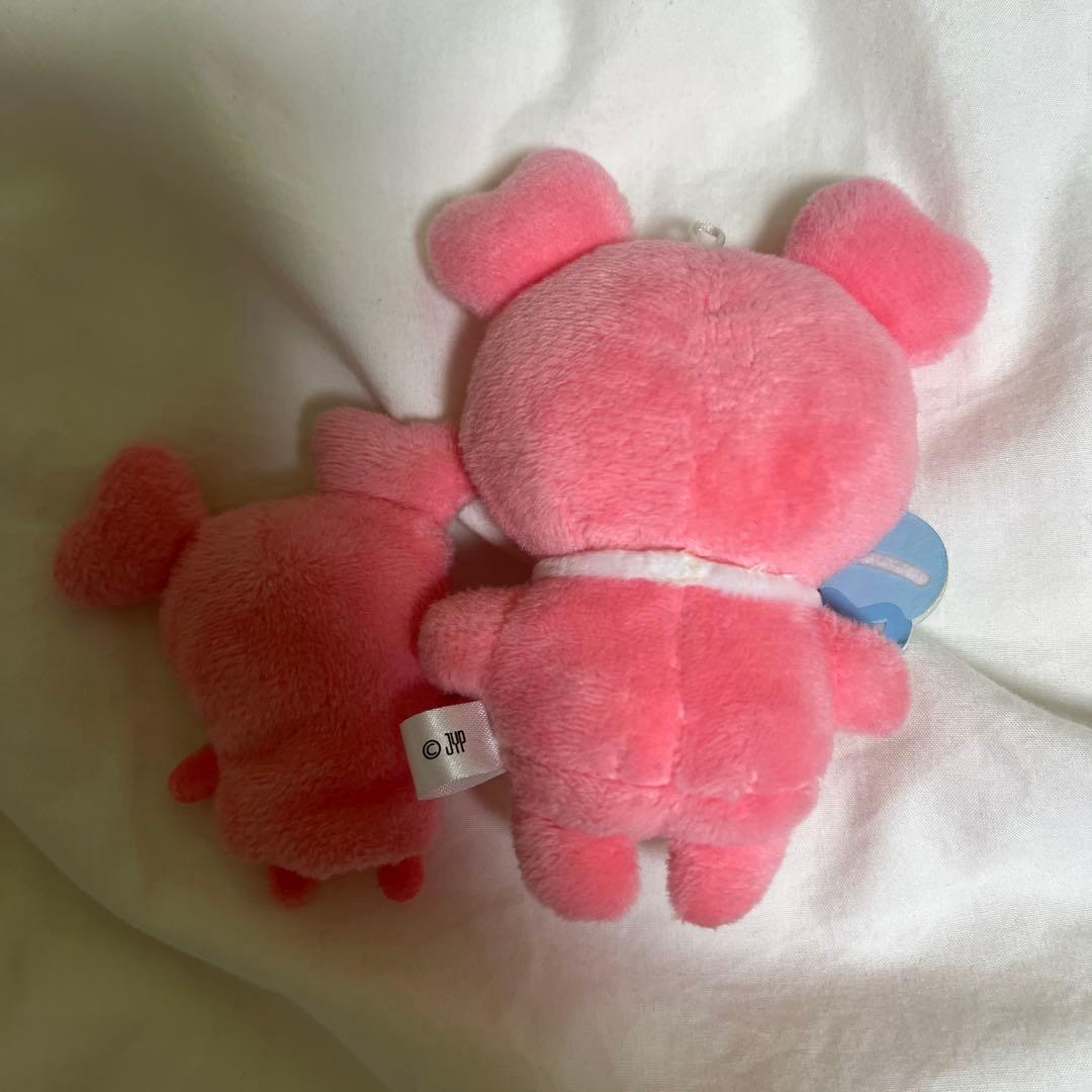 TWICE ベイビー モブリー モモ バッグチャーム 指人形