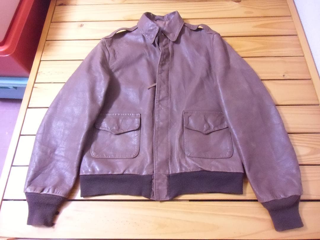 ★アメリカ軍＊Ａ２フライトジャケット＊茶革（ＣＯＰＹ/複製品）