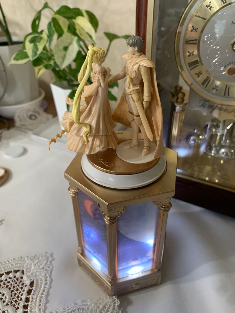 セーラームーン Tuxedo Mirage メモリアルオーナメント　　ジャンク