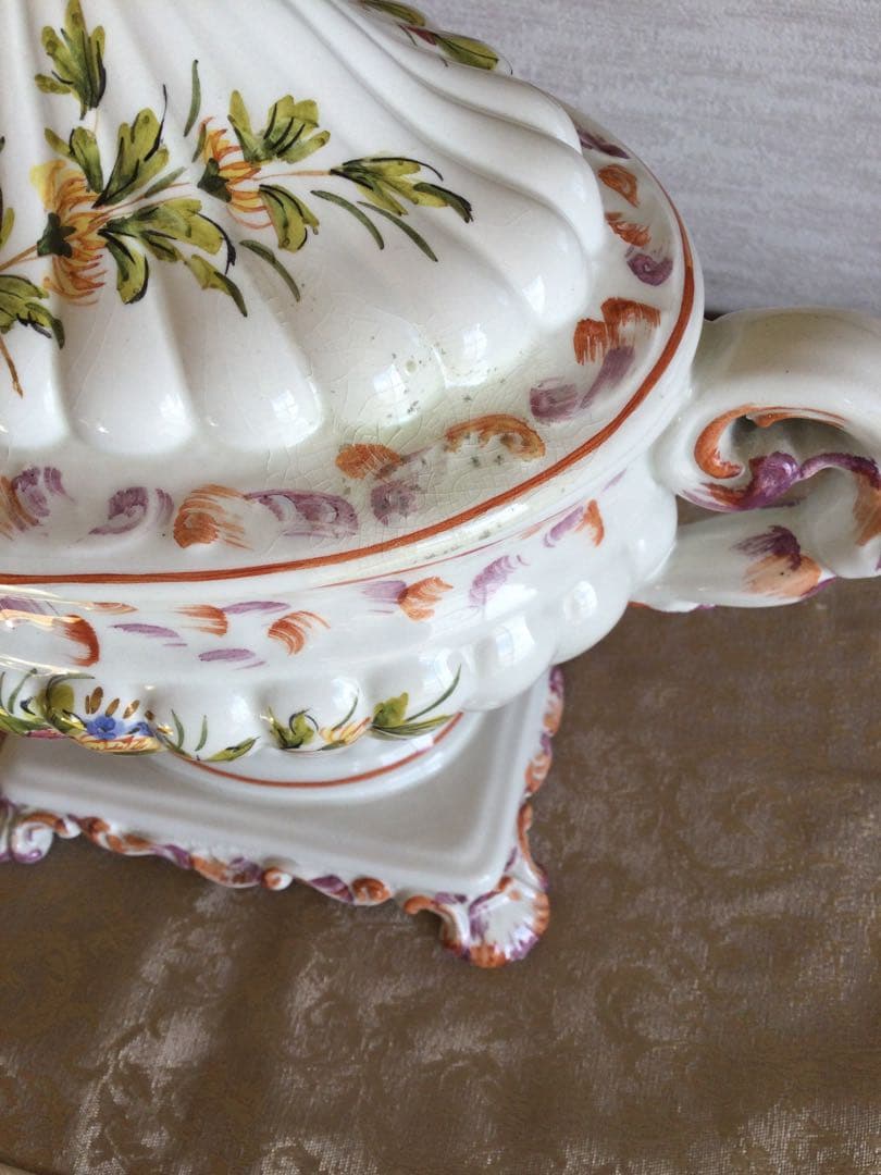 ヴィンテージ　イタリア製チュリーン　インテリアとしても　蓋付き容器　スーピエール