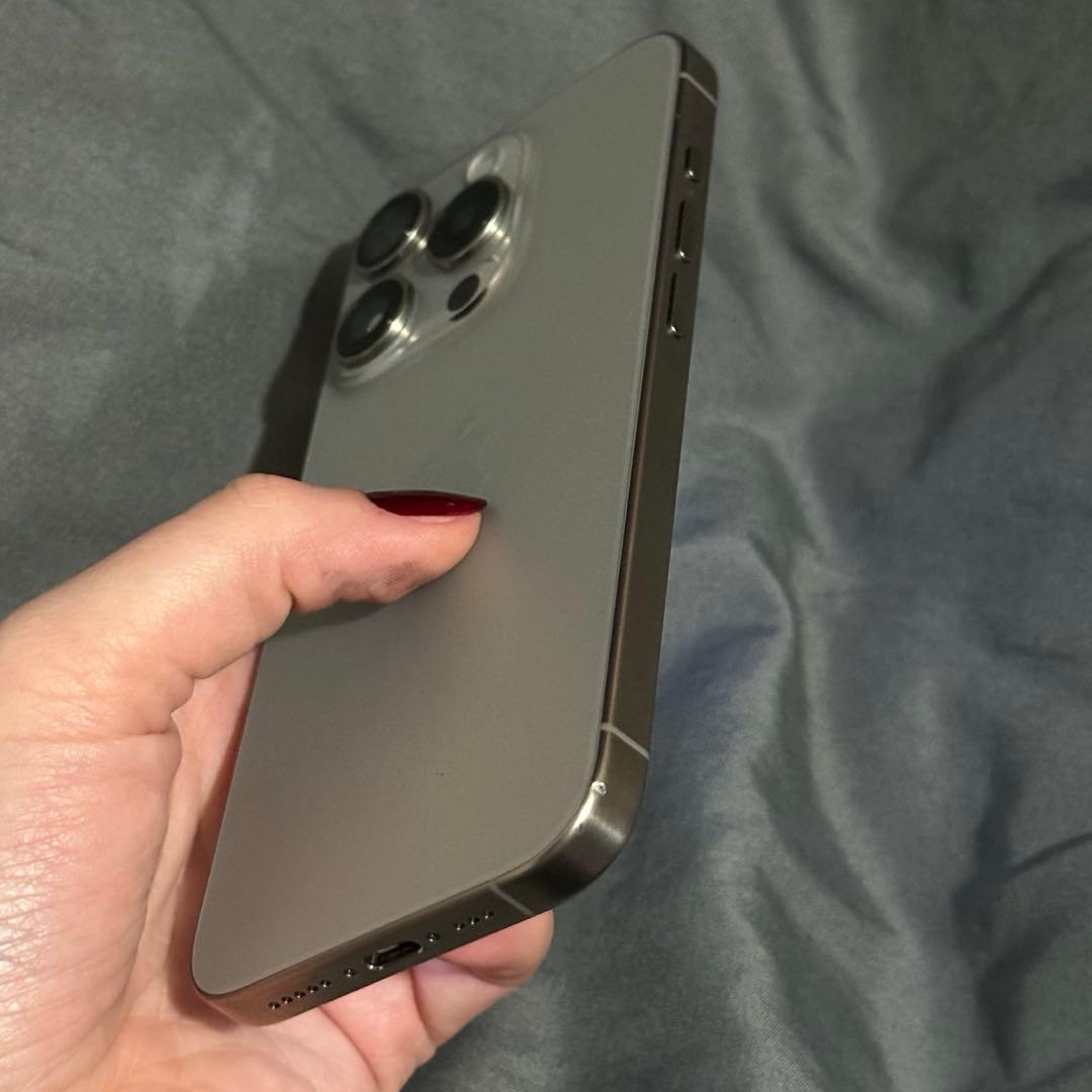 Apple iPhone 15 Pro 256gb シャッター音なし