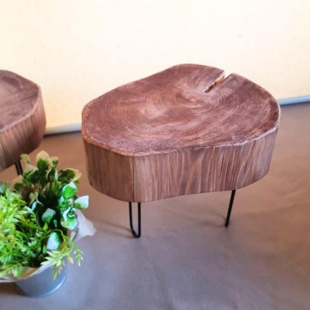 ナチュラルウッドのアイアンレッグテーブル エイジング塗装