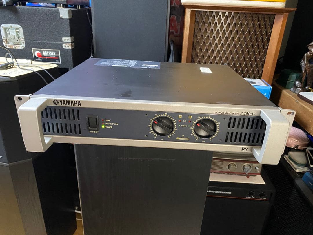 ヤマハパワーアンプ　YAMAHA P-2500S