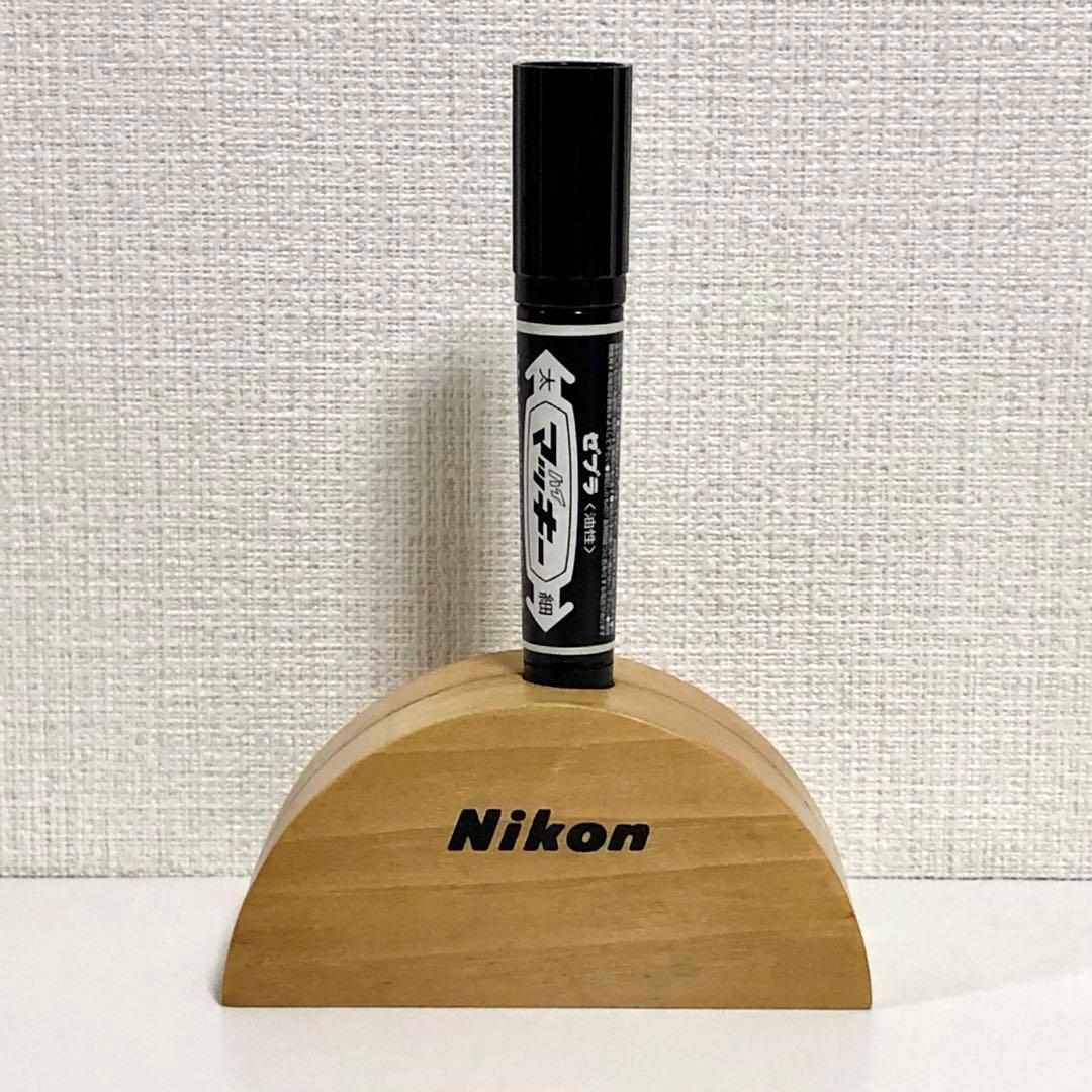 年代物　ヴィンテージ　ニコン　nikon オブジェ　木製　ロゴ　スタンド　非売品