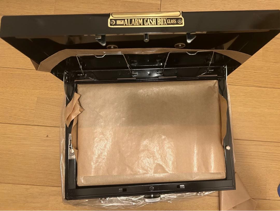 黒色手提げ金庫 盗難予防警鈴レトロ アンティーク金庫《黒色は三つしかありません》