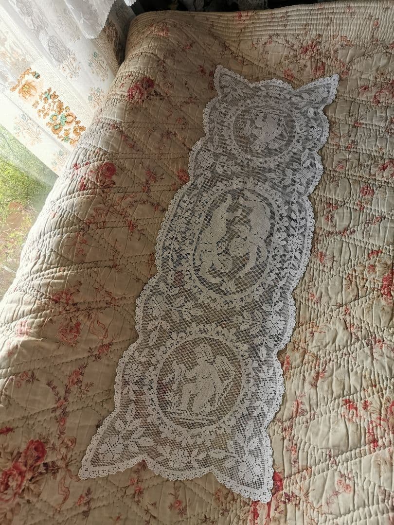 アンティークフランス リネンフィレレース 天使と鳥と蝶 テーブルクロスランナー