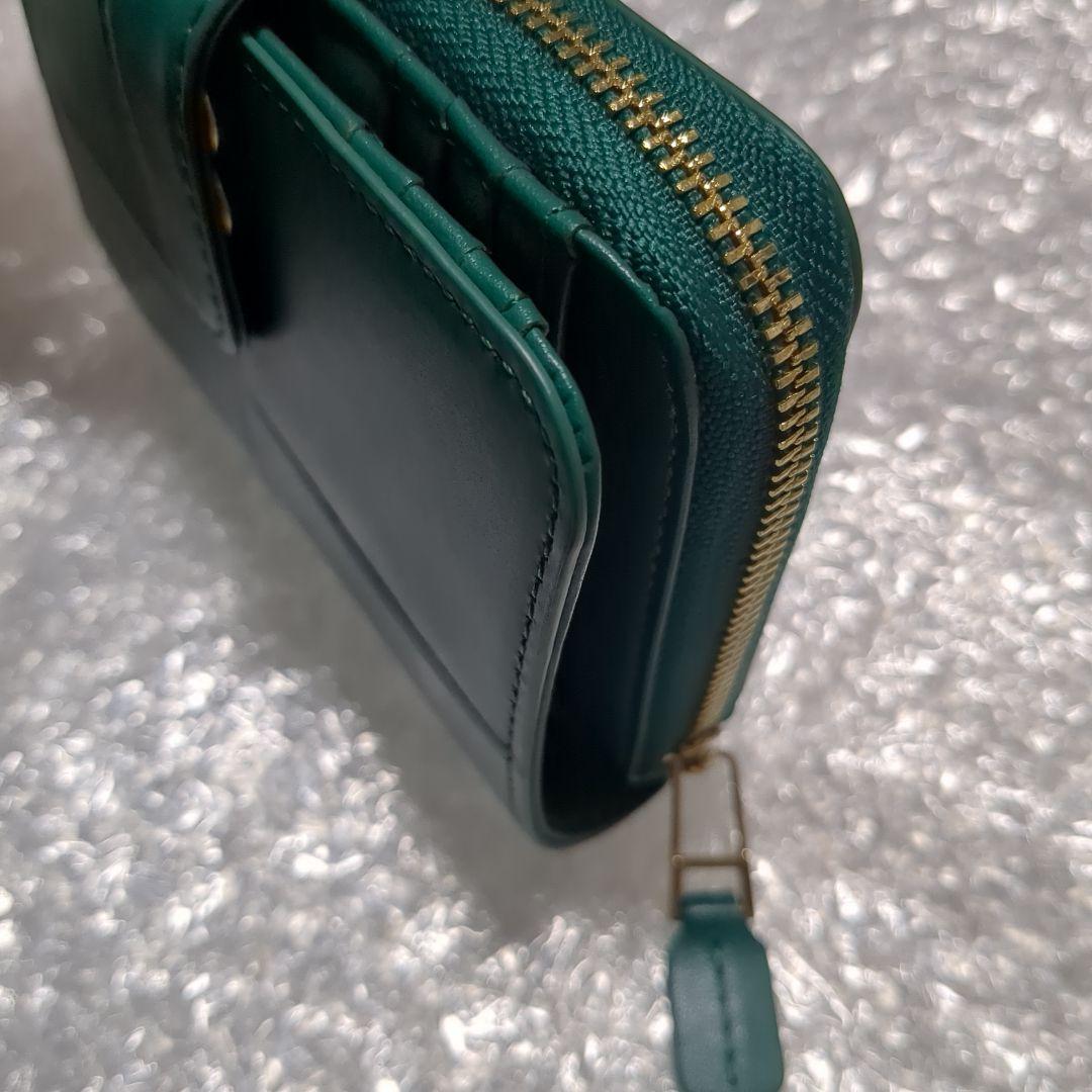 新品未使用 牛革２つ折り財布 グリーン系統 パトリックコックス