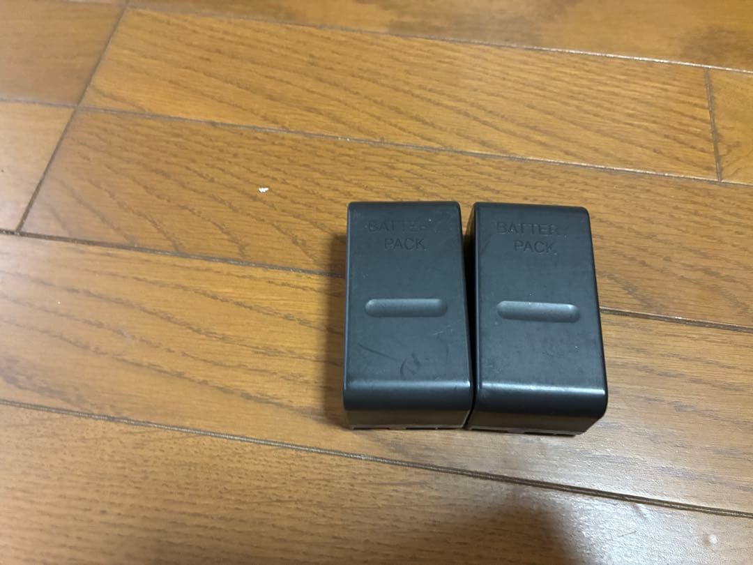 【vhs-c 稼働品】ビデオカメラ 付属品・説明書付き（再生のみ）