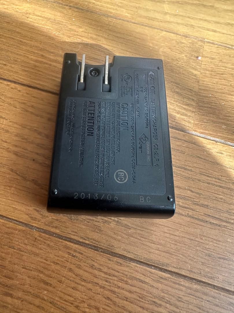 Canon IXY100F PC1896 充電器付き